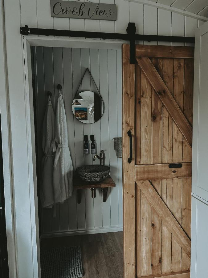 Black Hut At Slieve Croob Glamping Ballyward Luaran gambar
